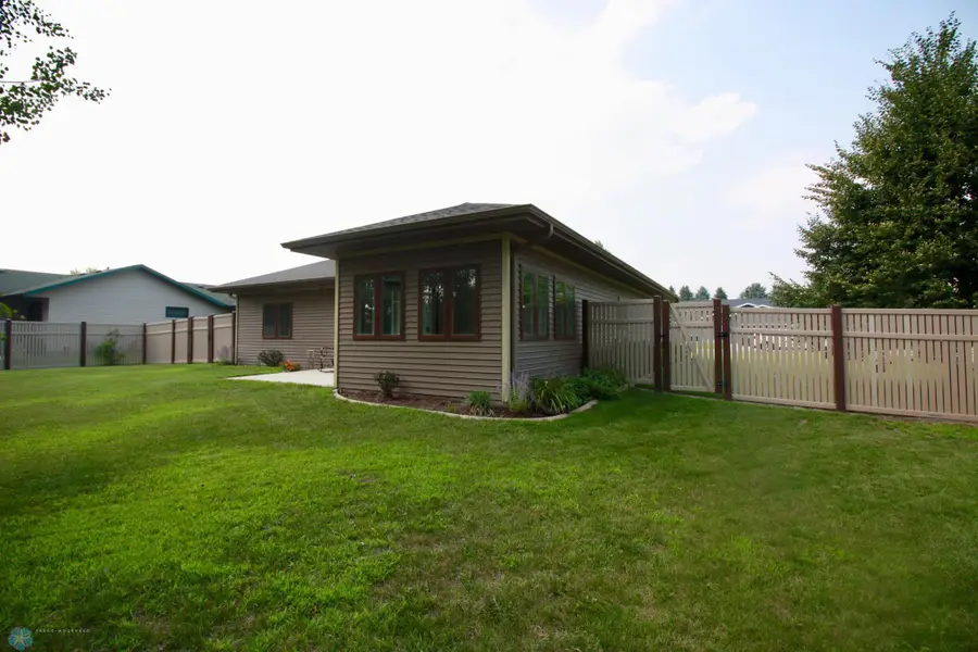 112 Dakota Drive, Hankinson, ND 58041 - Image #3