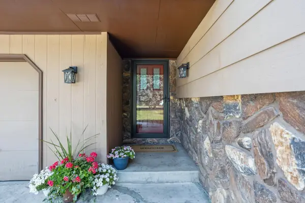 1734 Birch Lake Avenue, White Bear Lake, MN 55110