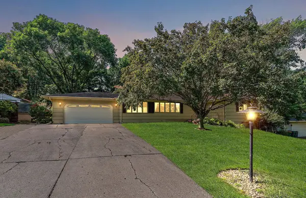 1905 W 140th Street, Burnsville, MN 55337