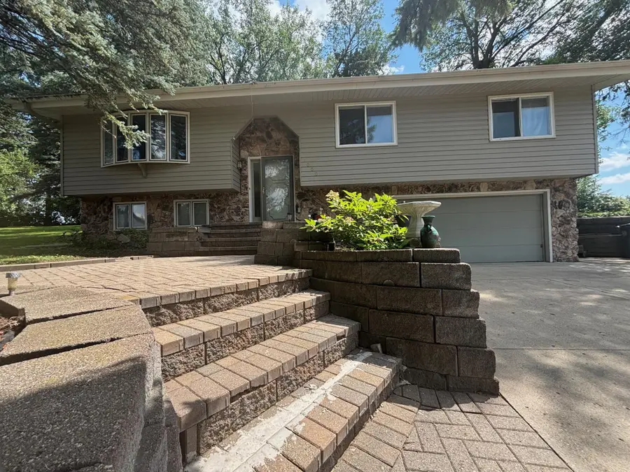 1000 16th Street Ne, Willmar, MN 56201 - #2