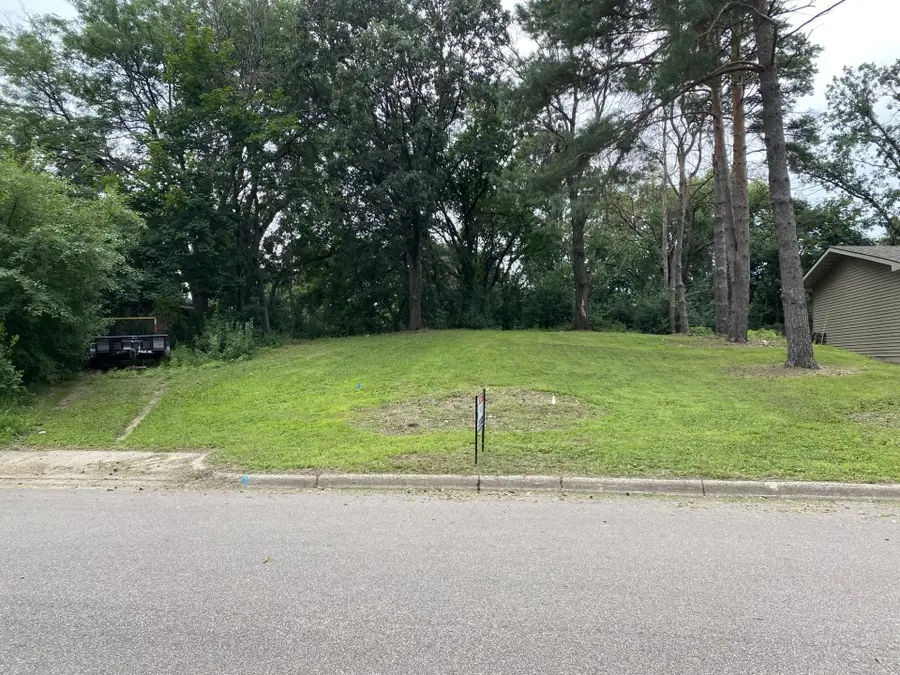 405 Summit Lane E, Burnsville, MN 55337 - Image #2