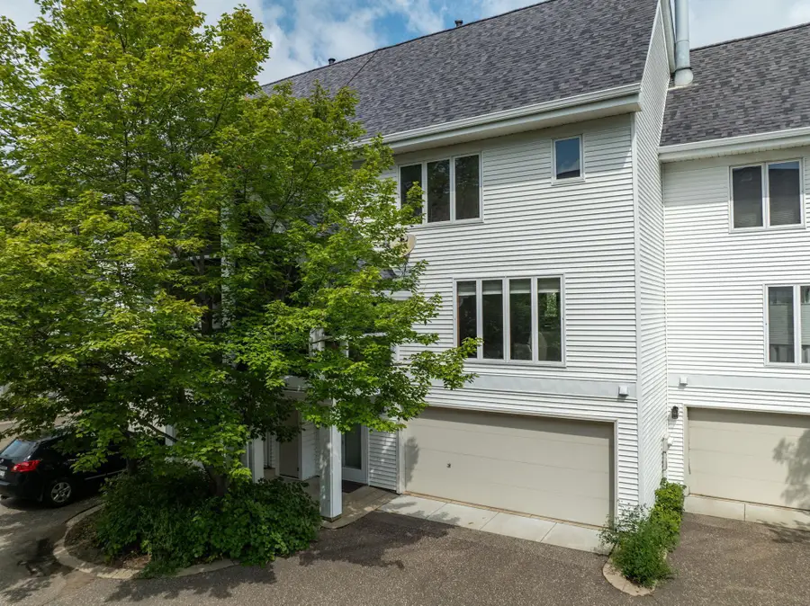 921 / 923 Dartmouth Place Se, Minneapolis, MN 55414 - #2