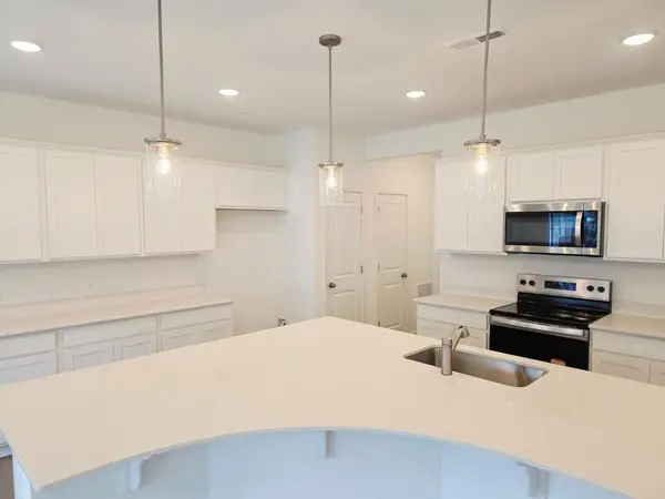 4722 Airlake Curve, Woodbury, MN 55129