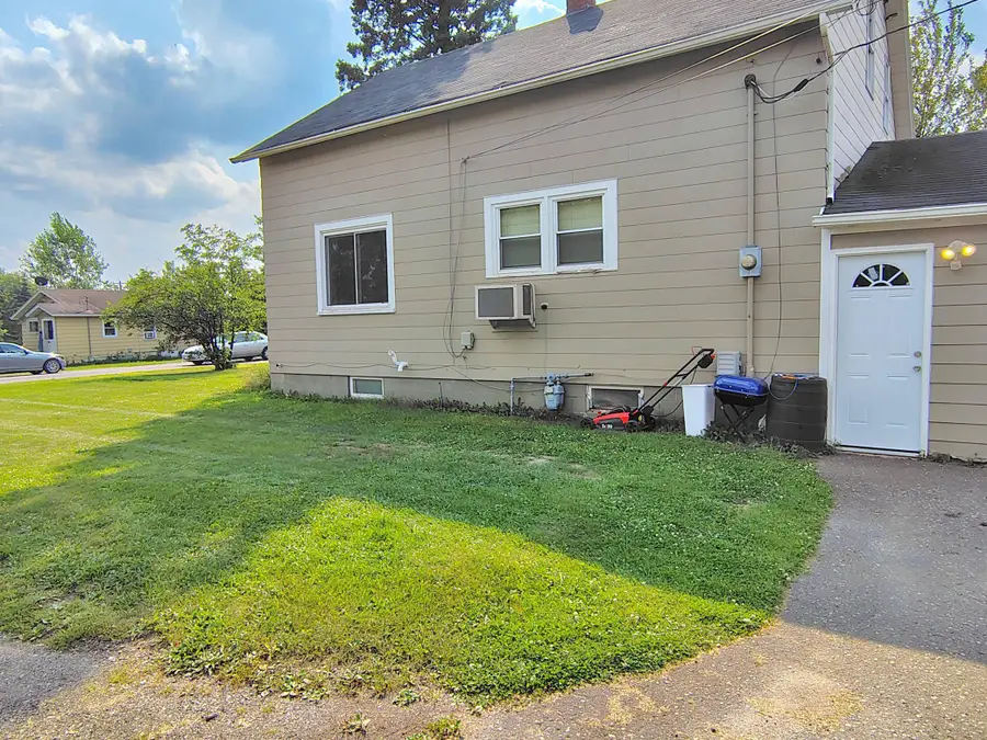 411 W 36th Street, Hibbing, MN 55746 - Image #3
