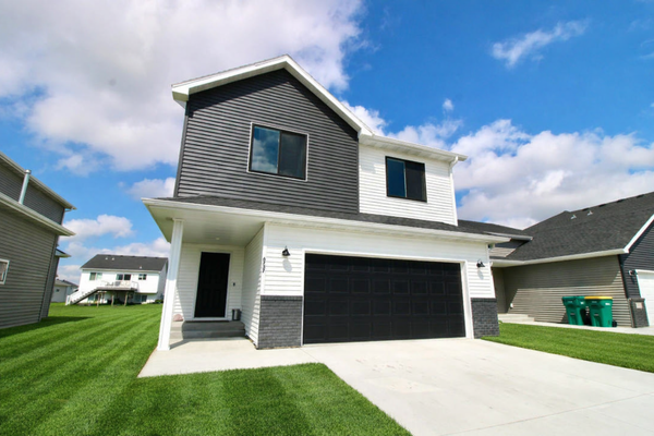 6737 71st Avenue S, Horace, ND 58047