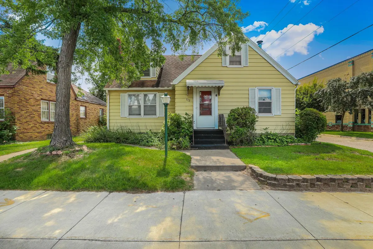 312 E Broadway, Little Falls, MN 56345 - Image #1