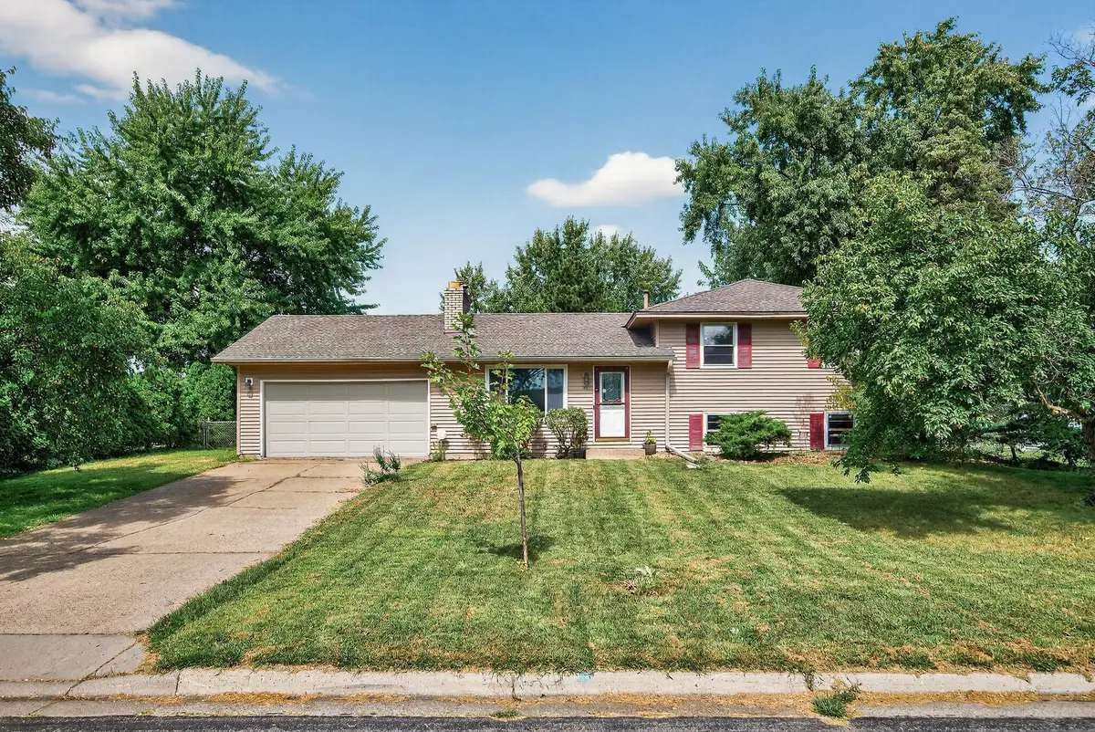 10616 Arrowhead Street Nw, Coon Rapids, MN 55433 - #1