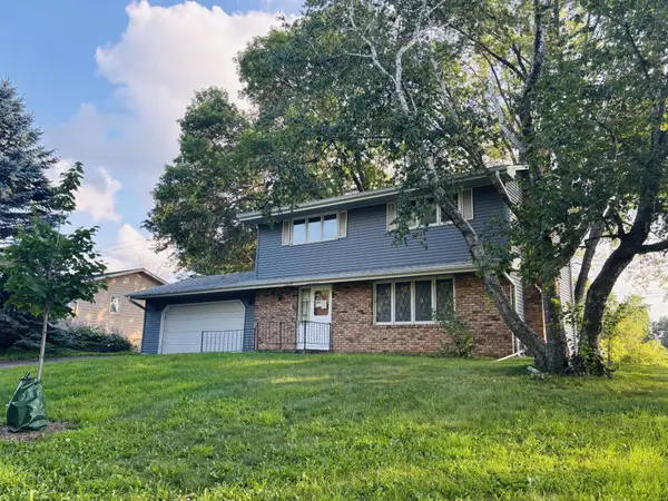 11036 27th Avenue S, Burnsville, MN 55337