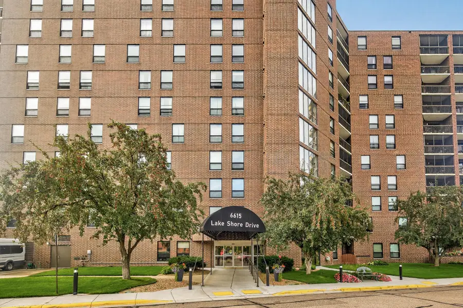 6615 Lake Shore Drive S #302, Richfield, MN 55423 - Image #3
