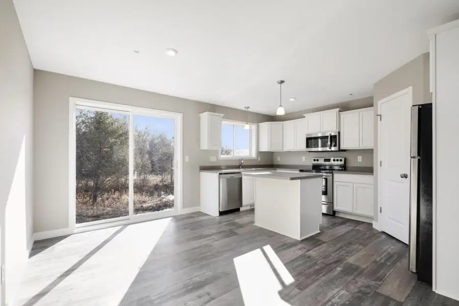 2110 Goldenray Drive Ne, Faribault, MN 55021 - #3