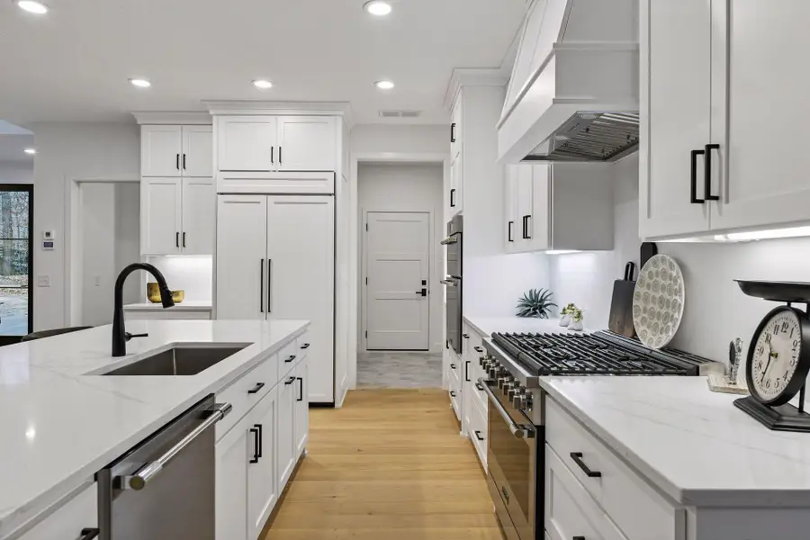 25955 Wild Rose Lane, Excelsior, MN 55331 - Image #3