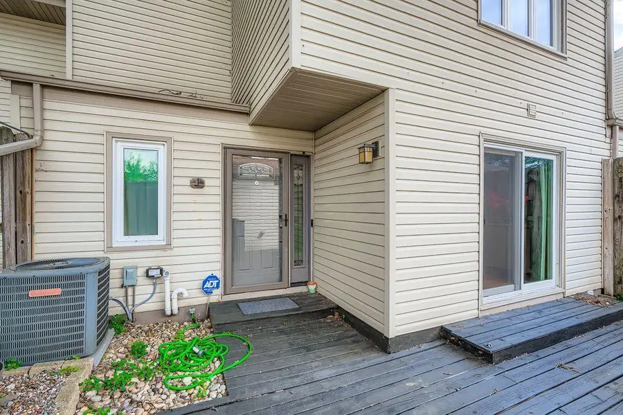 138 Ruth Street N #9, Saint Paul, MN 55119 - #2