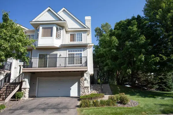 2310 Eagle Trace Lane, Saint Paul, MN 55129