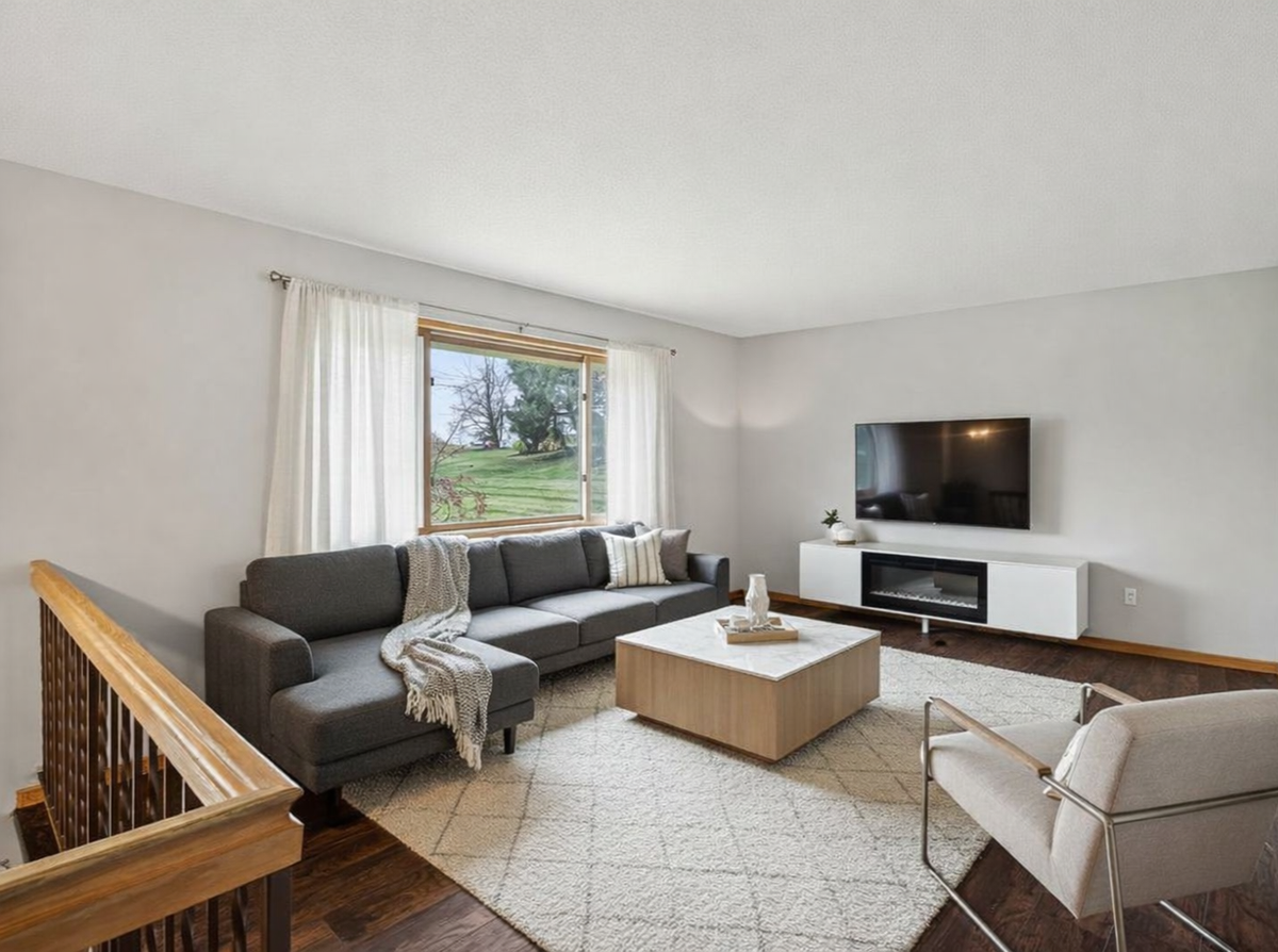 7275 Pontiac Circle, Chanhassen, MN 55317 - Image #1