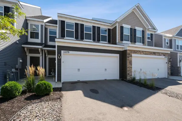 11279 Crestbury Drive, Woodbury, MN 55129