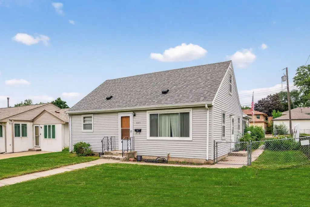 5227 5th Street Ne, Minneapolis, MN 55421 - Image #1