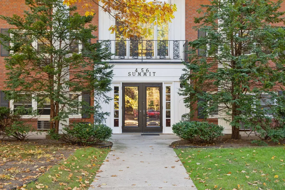 456 Summit Avenue #203, Saint Paul, MN 55102 - Image #1