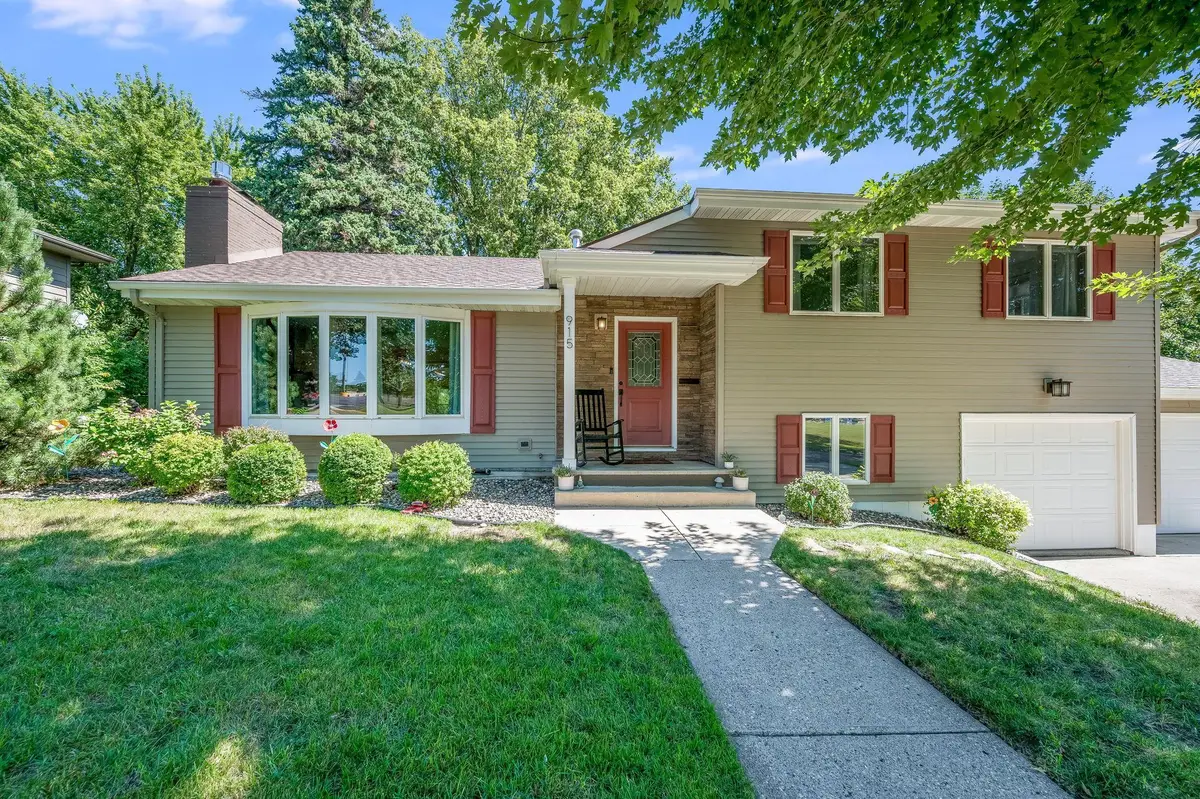 915 S Hampton Street, Fairmont, MN 56031 - #1
