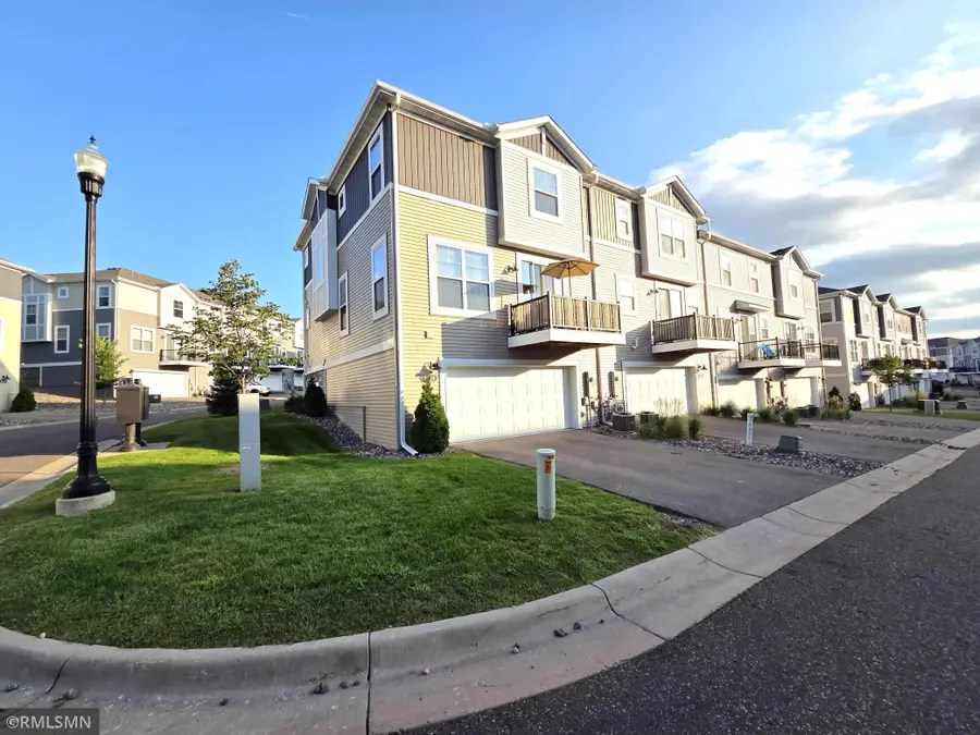 2234 Gateway Curve, North Saint Paul, MN 55109 - Image #3