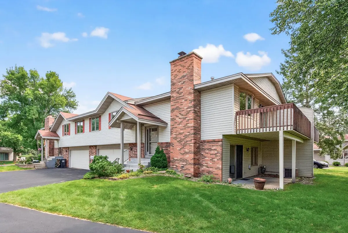 5657 Chatsworth Street N, Shoreview, MN 55126 - Image #1