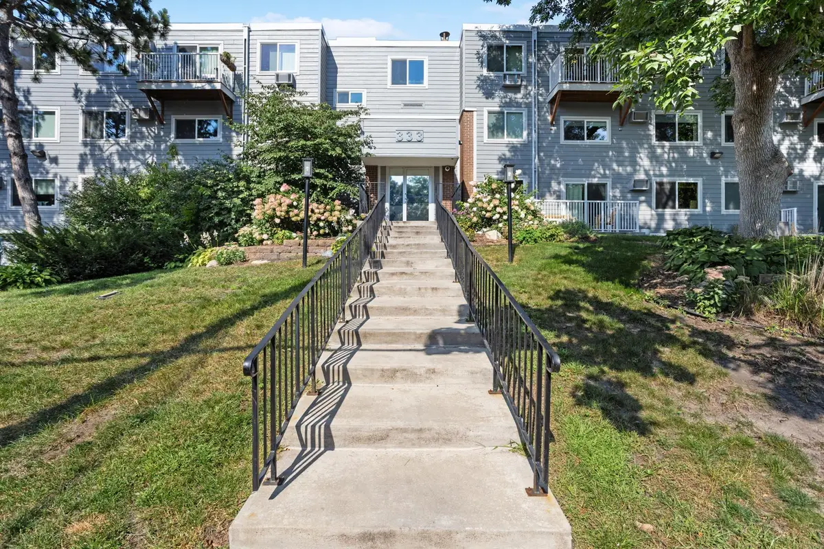 333 8th Street Se #305, Minneapolis, MN 55414 - Image #1