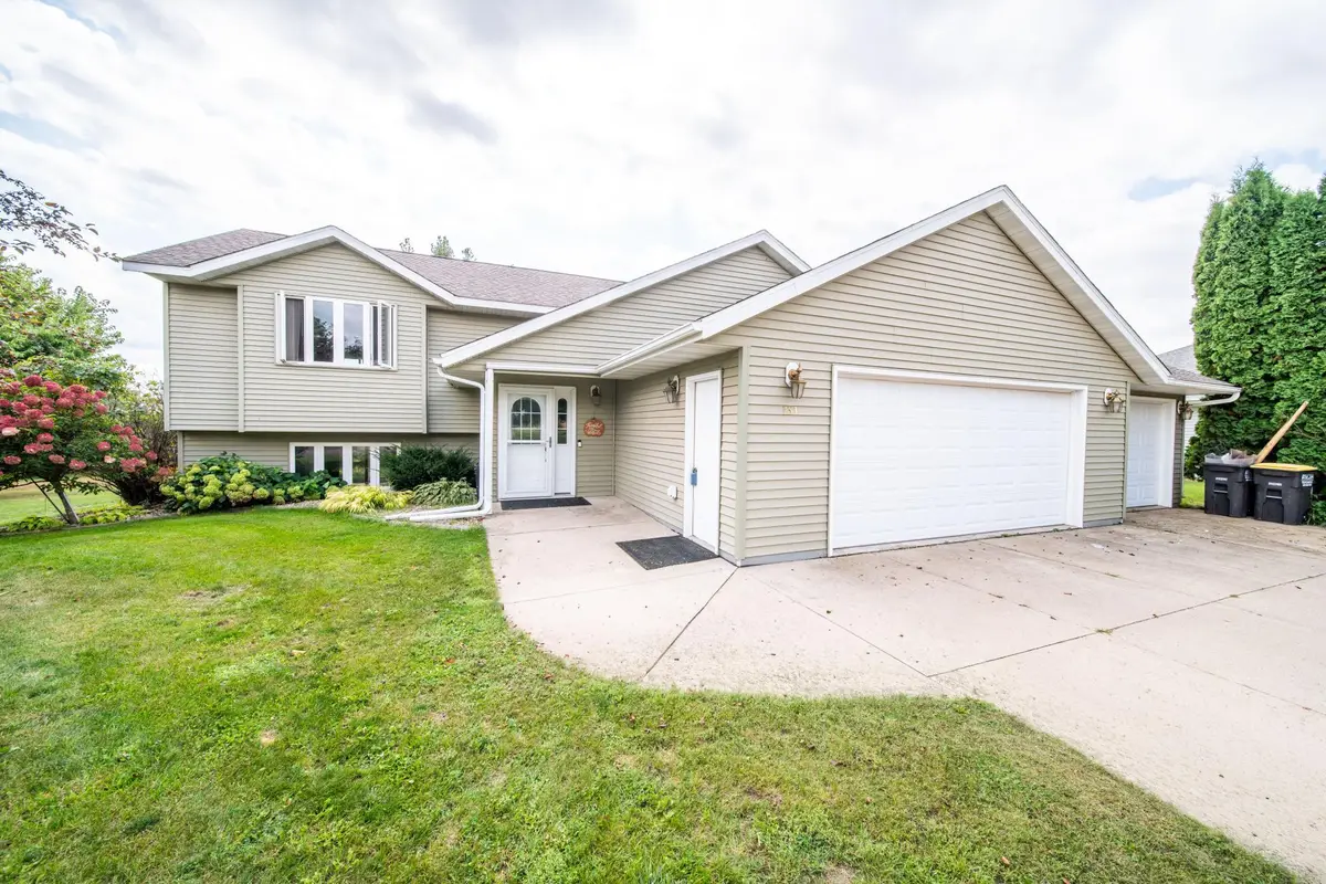 131 Charlotte Dr, Lake Crystal, MN 56055 - #1