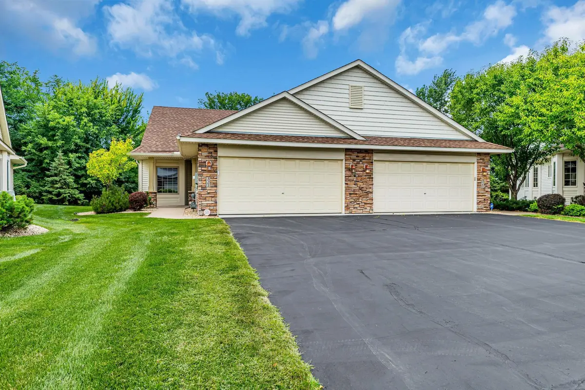 321 Summer Place E, Maplewood, MN 55117 - Image #1