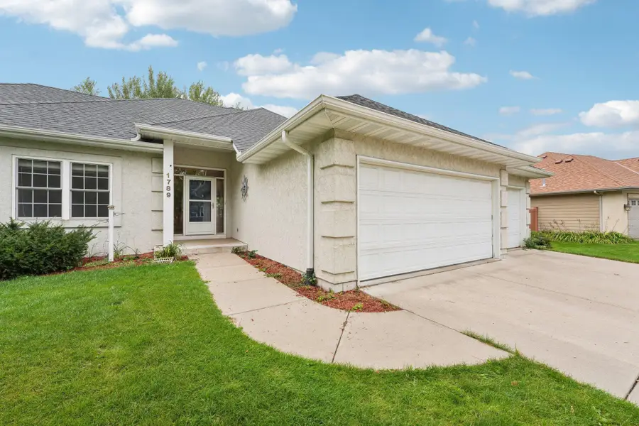 1789 Windsor Drive S, Shakopee, MN 55379 - Image #3