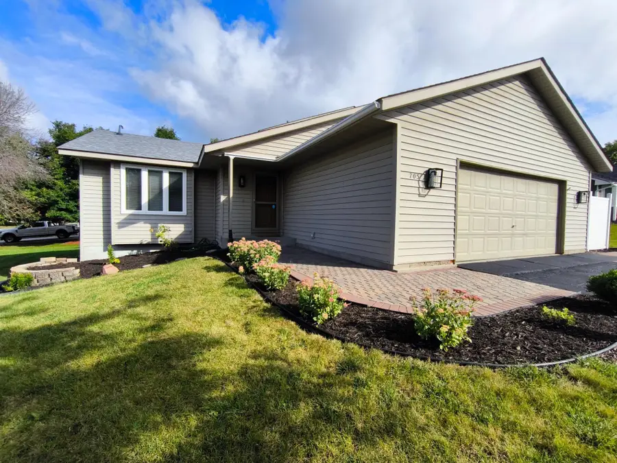 705 Koehnen Drive, Chaska, MN 55318 - Image #3