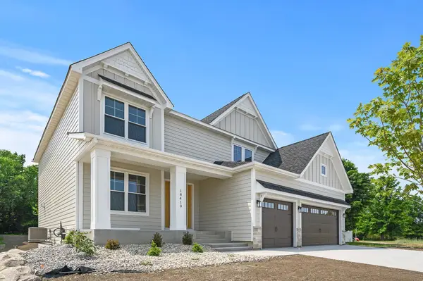 10309 Lakeview Drive W, Minnetonka, MN 55305