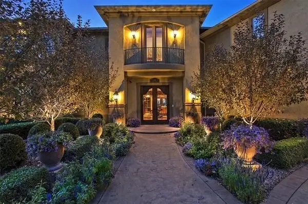 230 Birch Bluff Road, Excelsior, MN 55331