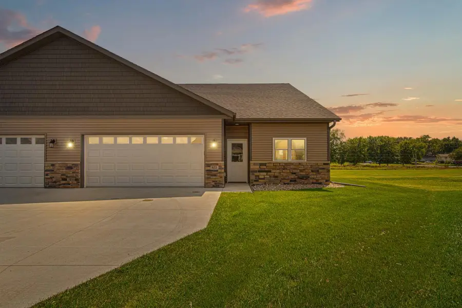 611 Northwood Place, Janesville, MN 56048 - Image #3