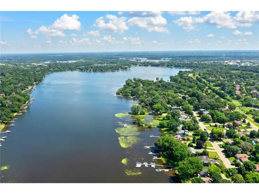 2870 Victoria Street N, Roseville, MN 55113 - Image #2