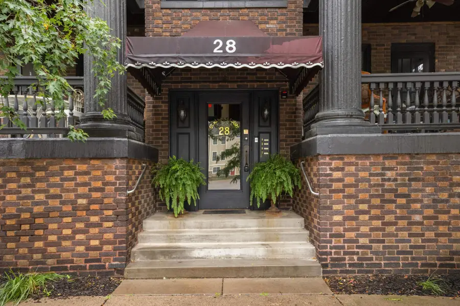 28 Saint Albans Street N #4N, Saint Paul, MN 55104 - Image #2