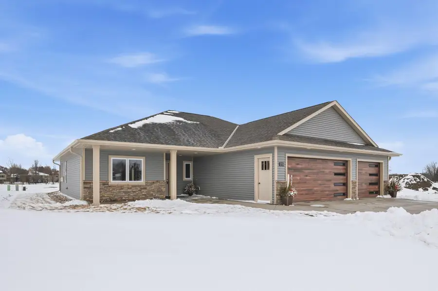 255 Eau Claire Avenue Se, Hutchinson, MN 55350 - #2