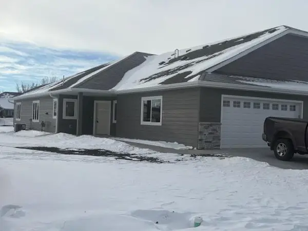 250 Eau Claire Avenue Se, Hutchinson, MN 55350