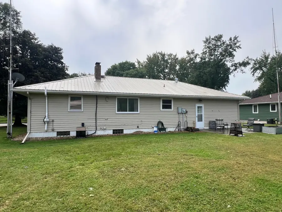 537 E Ronning Avenue, Appleton, MN 56208 - #3