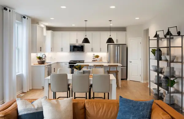 10390 Mcgregor Boulevard, Woodbury, MN 55129