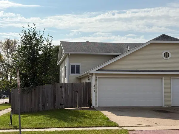 1802 27th Avenue S, Fargo, ND 58103
