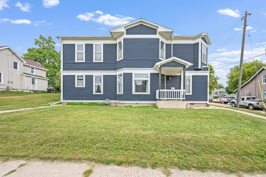 609 E 4th Street, Fairmont, MN 56031 - #2