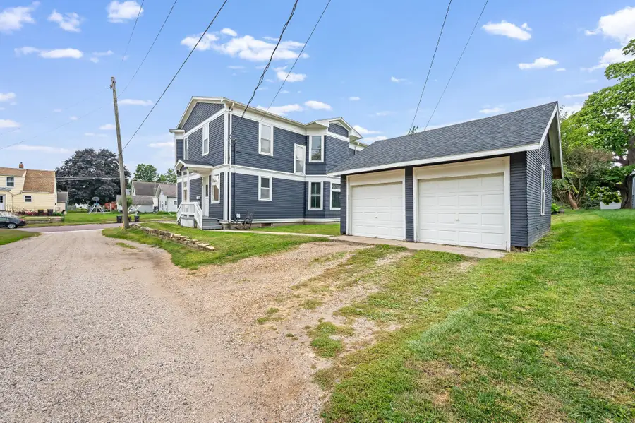 609 E 4th Street, Fairmont, MN 56031 - #3