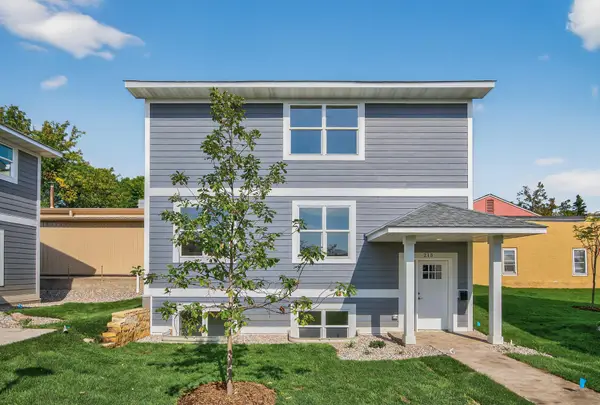 215 N Walnut Street, Chaska, MN 55318