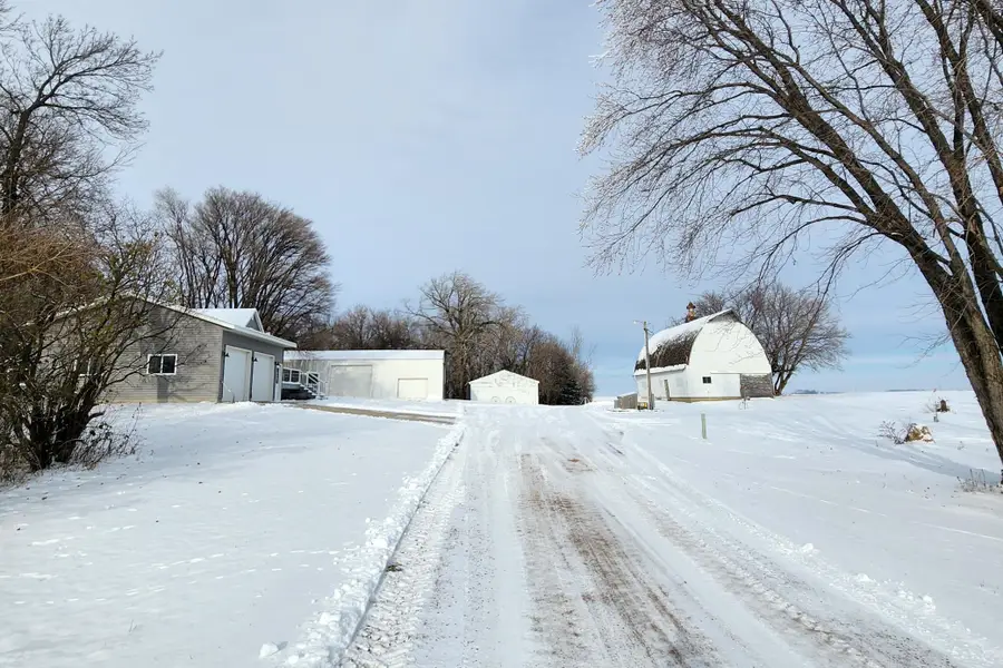 33796 County Road 11, Olivia, MN 56277 - Image #3