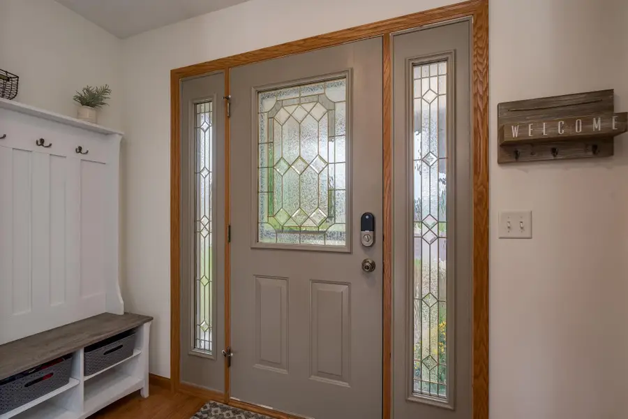 320 Grovebrook Court, Mankato, MN 56001 - Image #2