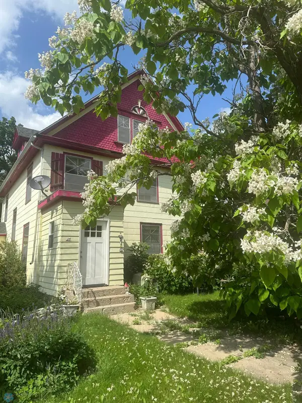 213 2nd Avenue Se, Pelican Rapids, MN 56572