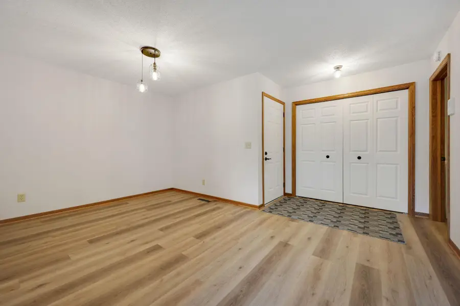 1827 County Rd. E E #18, White Bear Lake, MN 55110 - Image #3