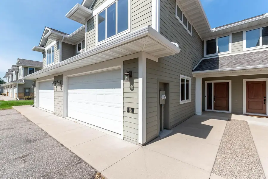 814 Pinnacle Path, Mankato, MN 56001 - Image #3