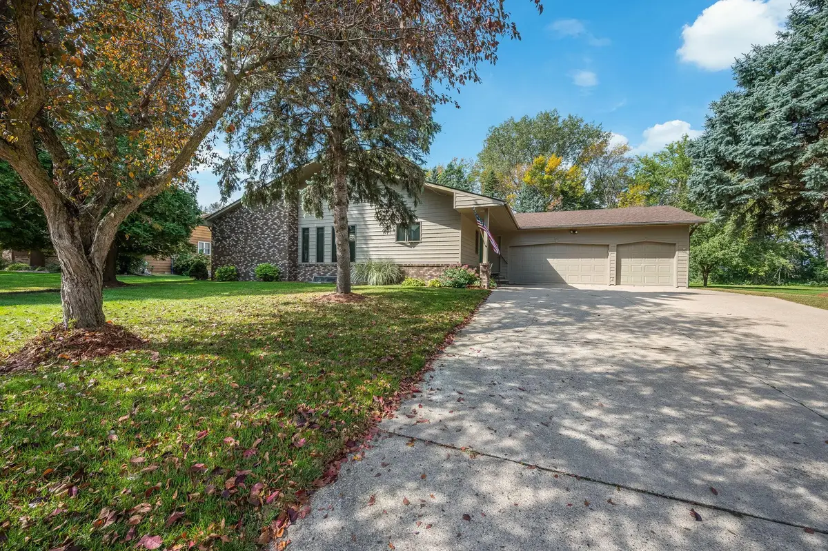 1910 Knollwood Drive, Fairmont, MN 56031 - #1