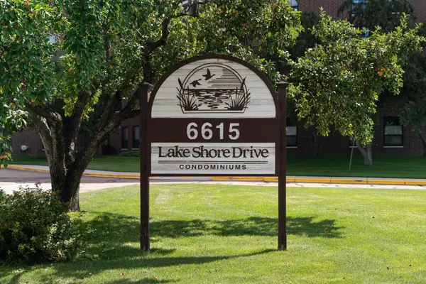 6615 Lake Shore Drive S #517, Minneapolis, MN 55423