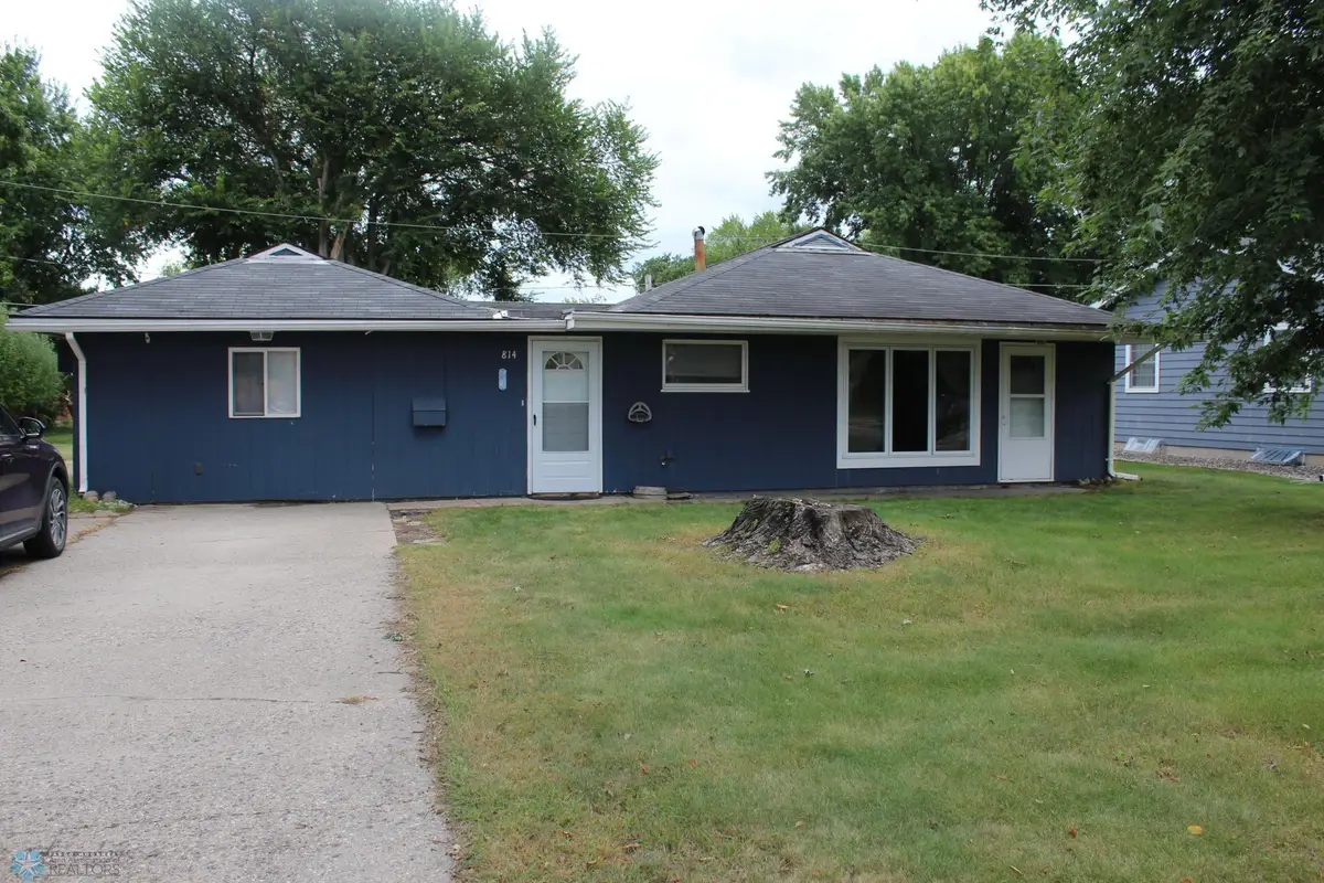 814 4th Street N, Wahpeton, ND 58075 - Image #1